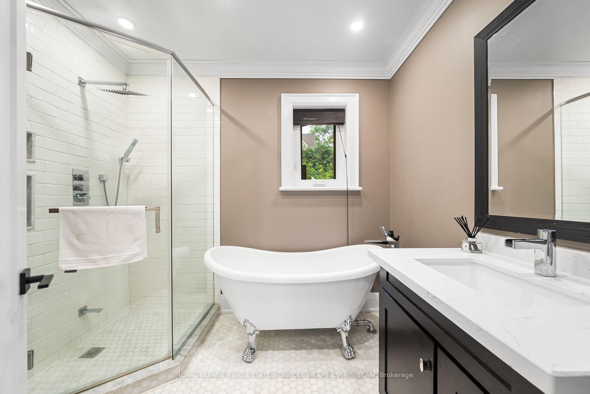Photo 10 of 39 Standish Avenue, Toronto, Rosedale-Moore Park — HOMEH