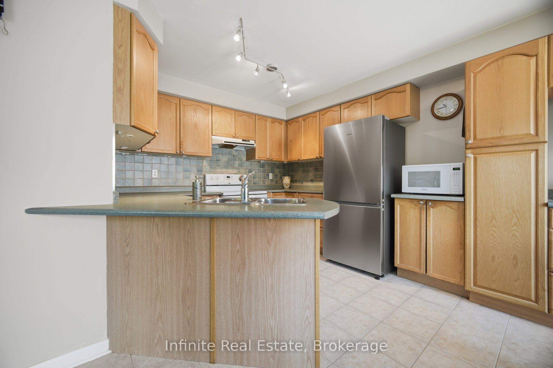 Photo 11 of 17 Mistybrook Crescent, Brampton, Fletcher's Meadow — HOMEH