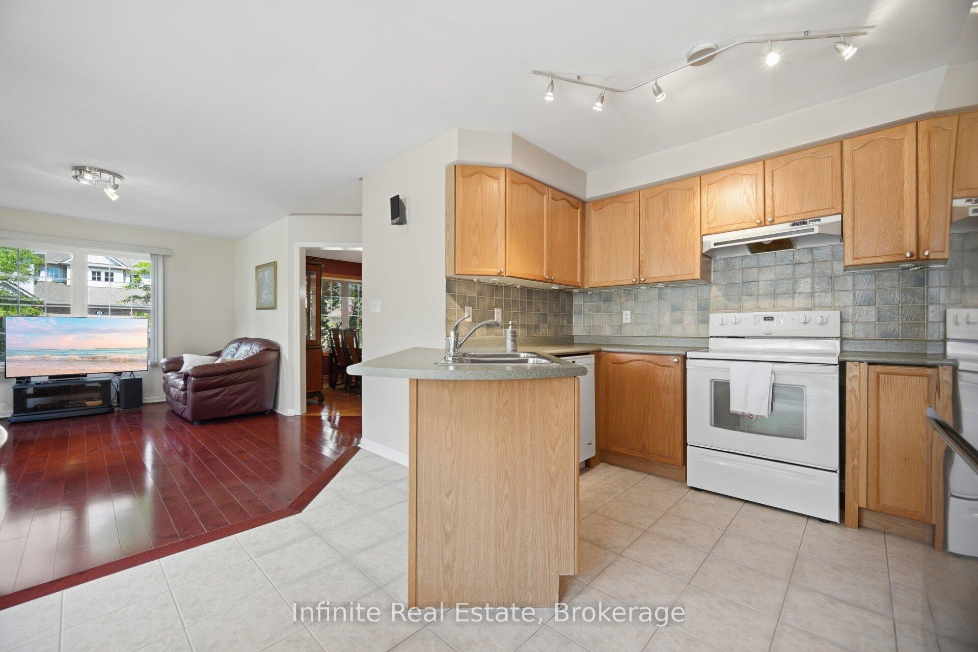Photo 12 of 17 Mistybrook Crescent, Brampton, Fletcher's Meadow — HOMEH