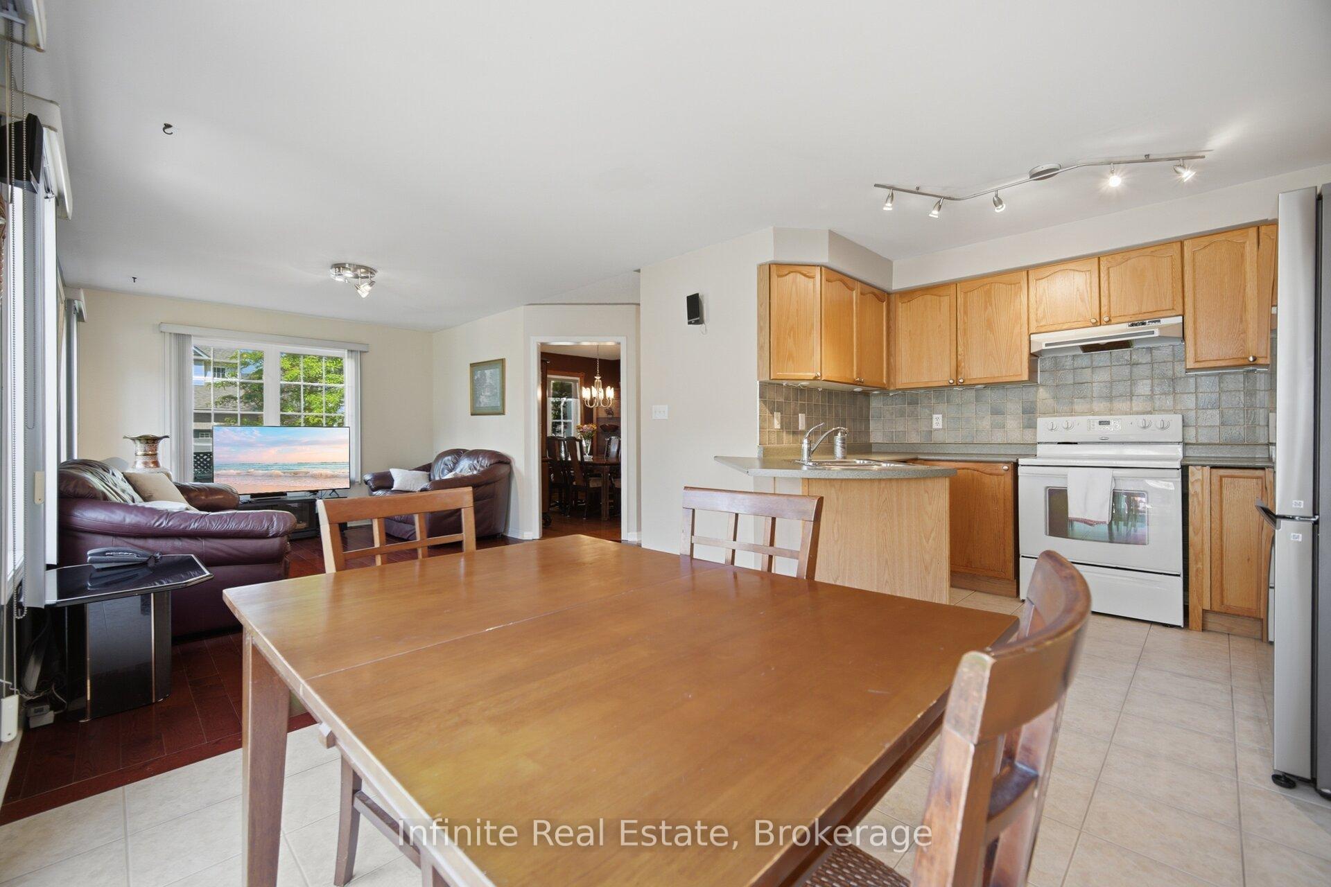 Photo 16 of 17 Mistybrook Crescent, Brampton, Fletcher's Meadow — HOMEH