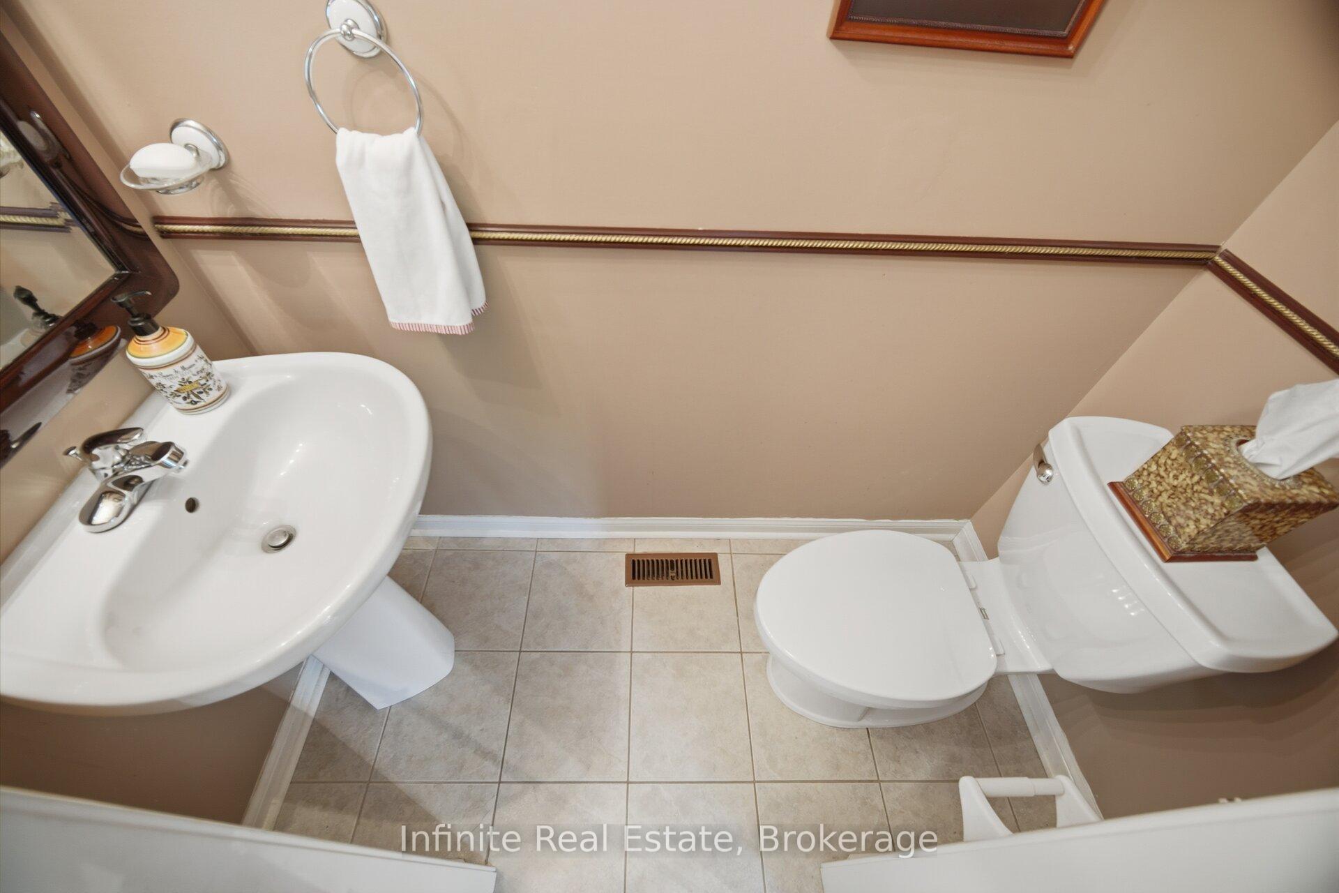 Photo 17 of 17 Mistybrook Crescent, Brampton, Fletcher's Meadow — HOMEH