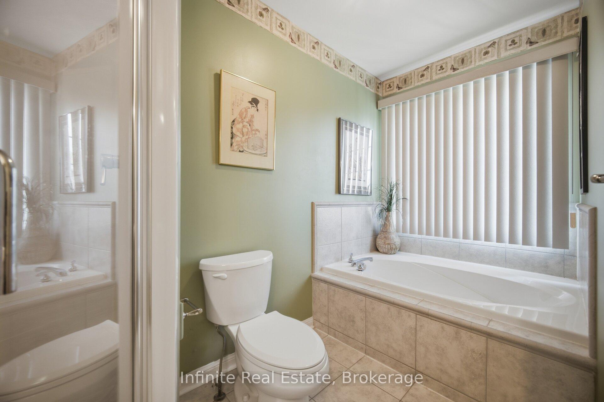 Photo 21 of 17 Mistybrook Crescent, Brampton, Fletcher's Meadow — HOMEH