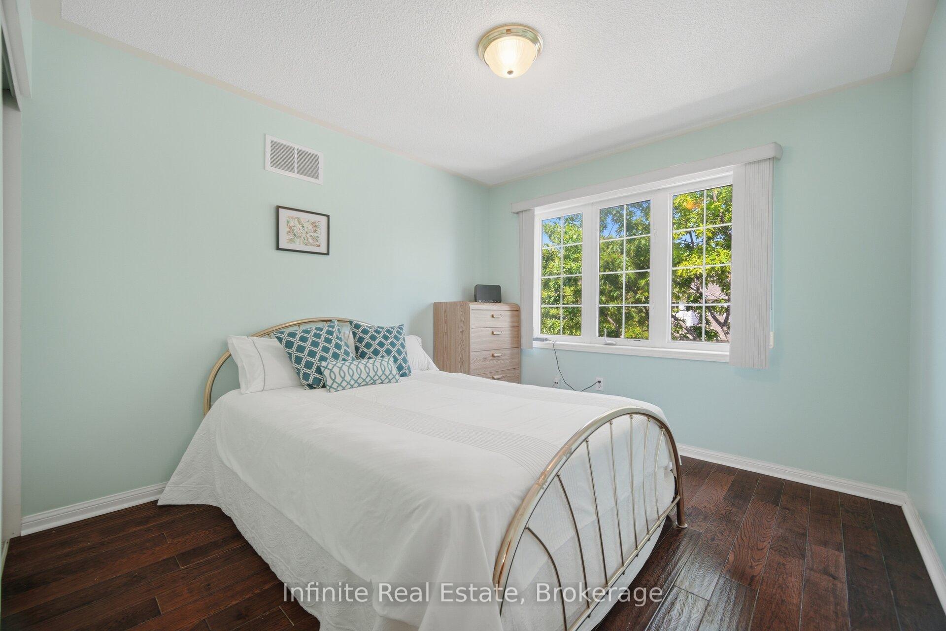 Photo 23 of 17 Mistybrook Crescent, Brampton, Fletcher's Meadow — HOMEH