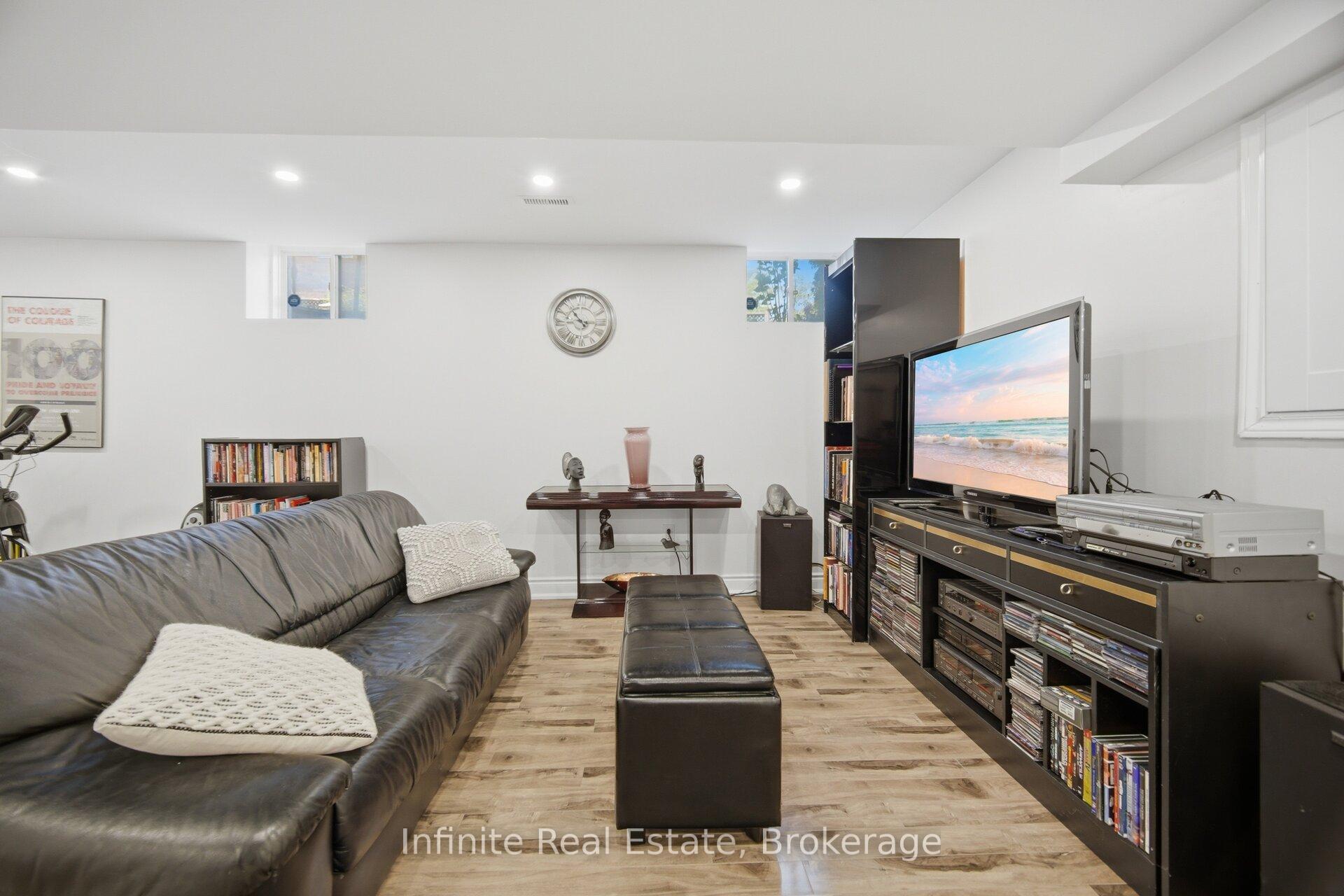 Photo 28 of 17 Mistybrook Crescent, Brampton, Fletcher's Meadow — HOMEH