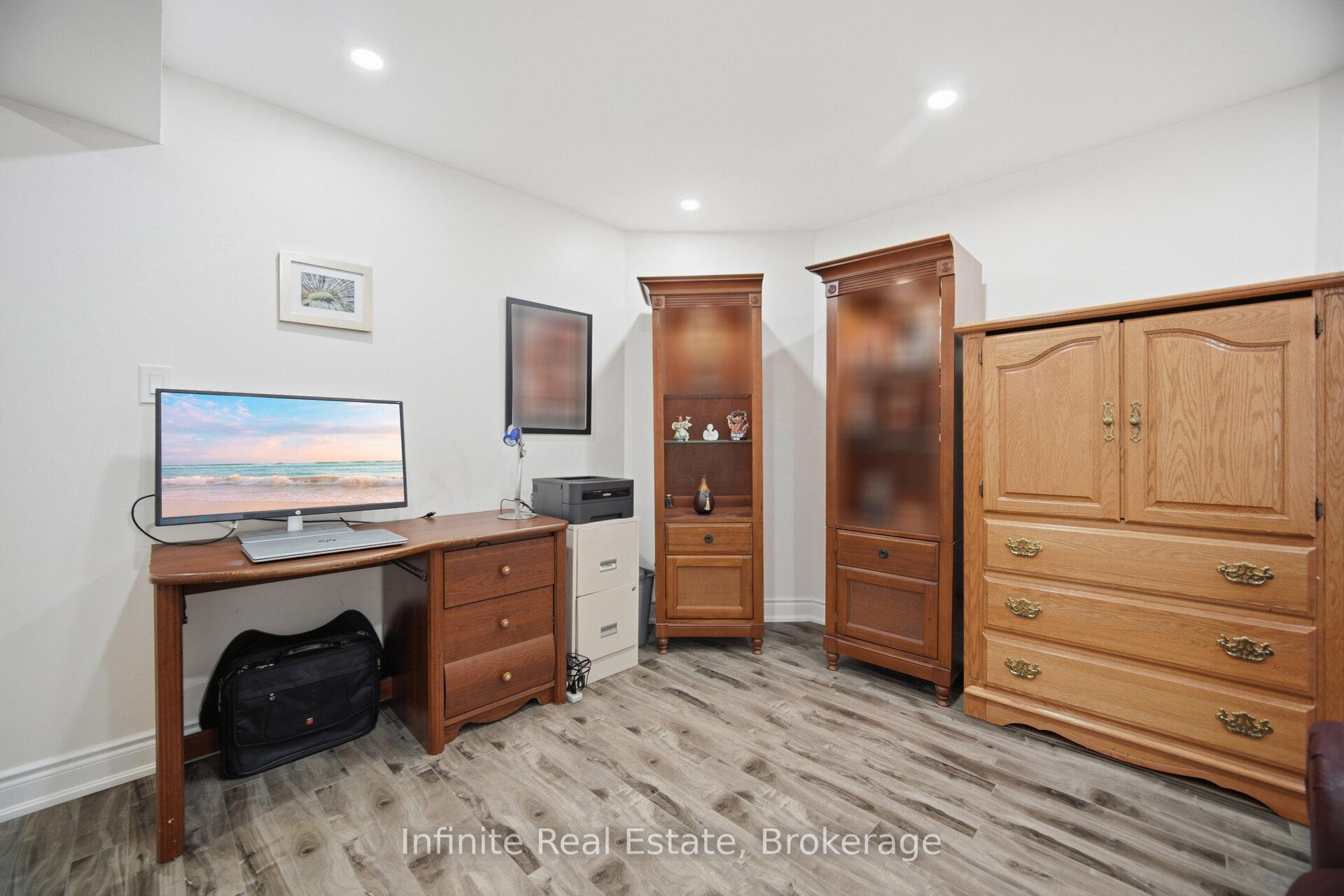 Photo 33 of 17 Mistybrook Crescent, Brampton, Fletcher's Meadow — HOMEH