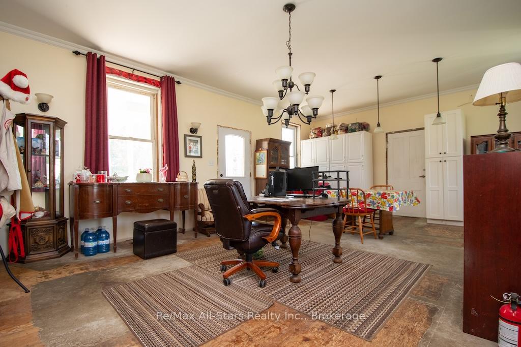 Photo 13 of 160 Gray Road, Kawartha Lakes, Manvers — HOMEH