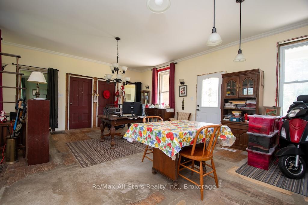 Photo 15 of 160 Gray Road, Kawartha Lakes, Manvers — HOMEH