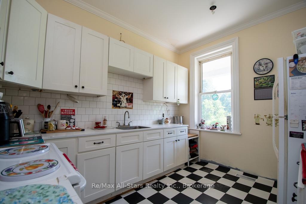 Photo 18 of 160 Gray Road, Kawartha Lakes, Manvers — HOMEH
