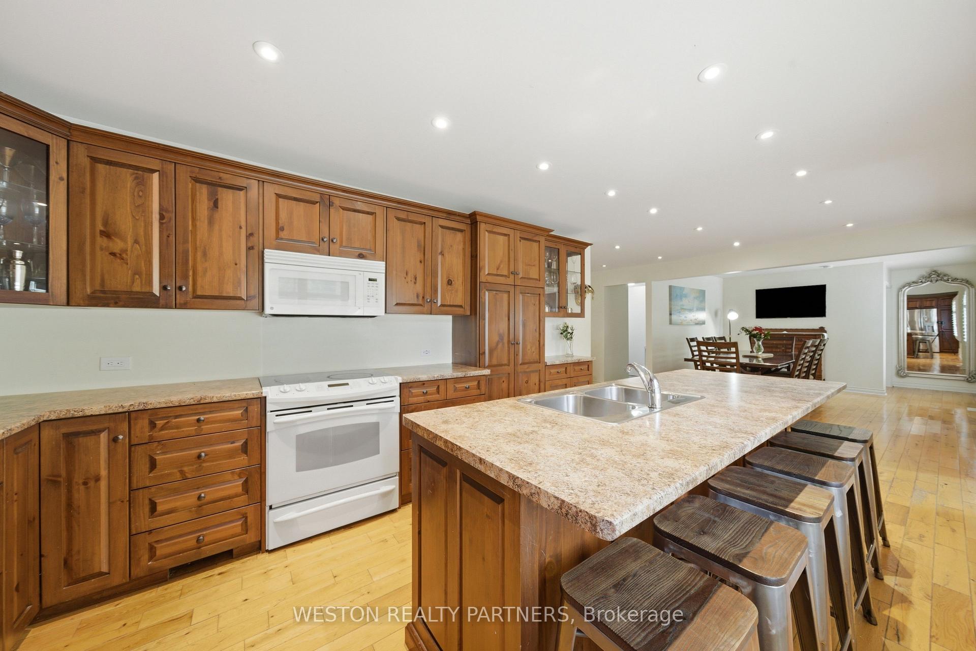 Photo 8 of 18 Ghent Street, St. Catharines, Vine/Linwell — HOMEH