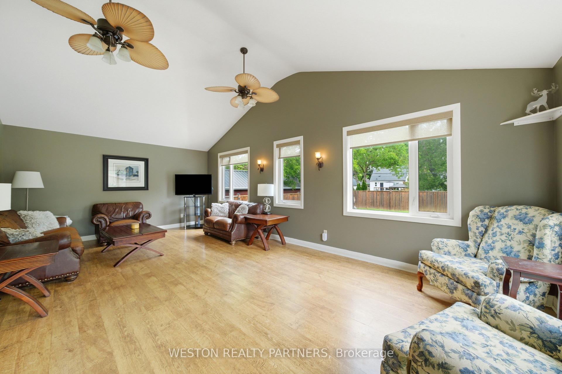 Photo 15 of 18 Ghent Street, St. Catharines, Vine/Linwell — HOMEH