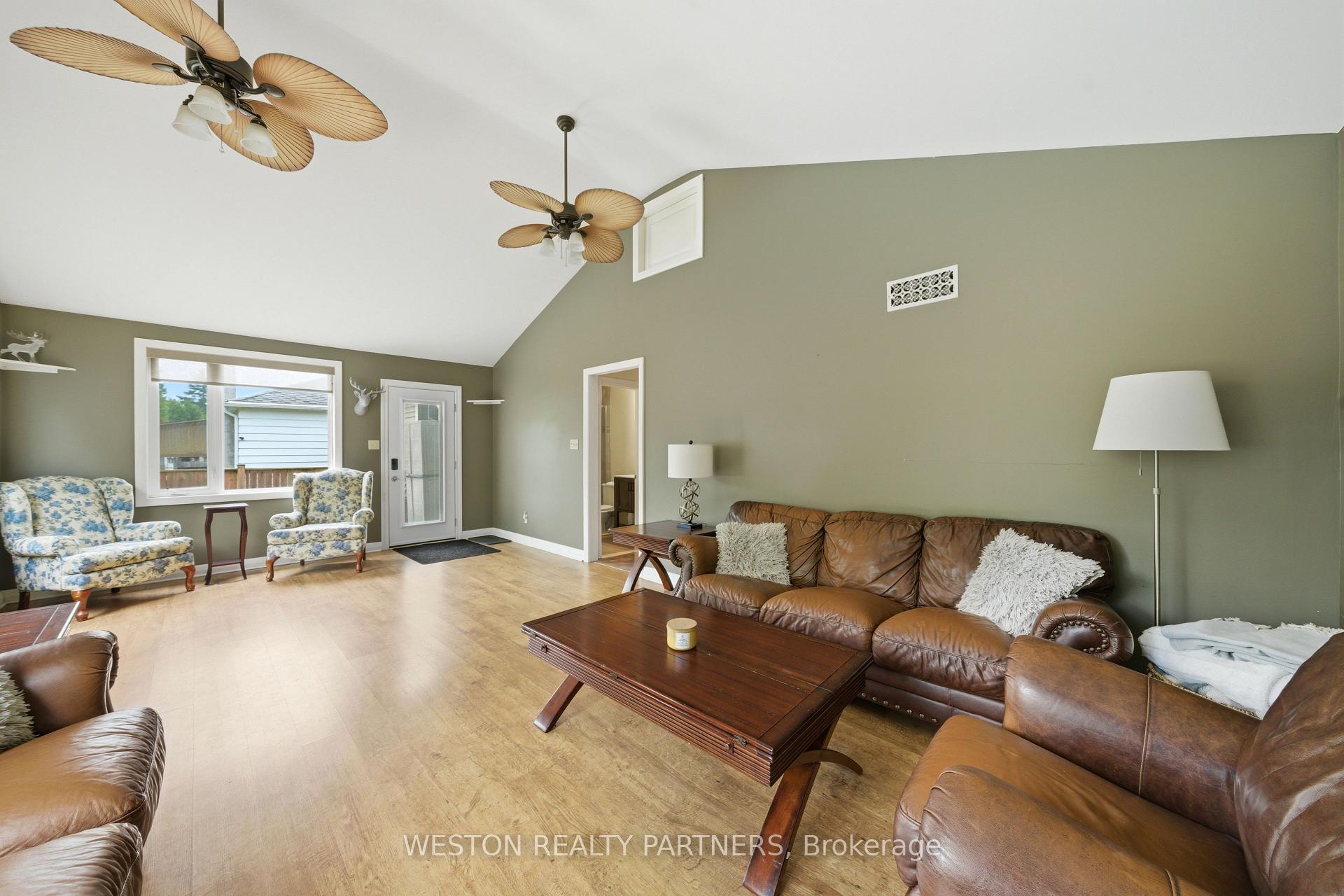 Photo 17 of 18 Ghent Street, St. Catharines, Vine/Linwell — HOMEH
