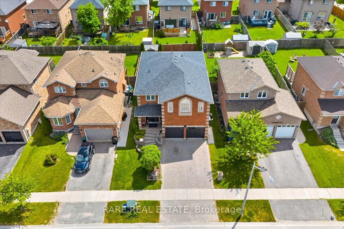 Photo 3 of 7 Michelle Drive, Barrie, Painswick South — HOMEH