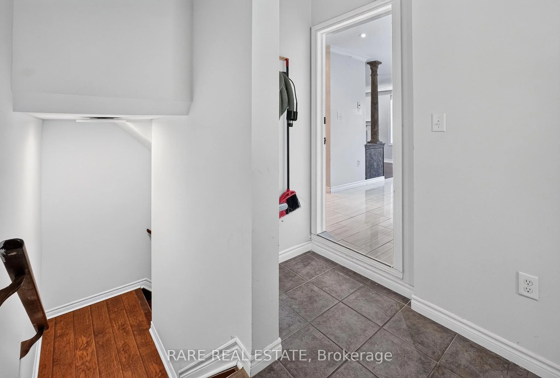 Photo 42 of 7 Michelle Drive, Barrie, Painswick South — HOMEH