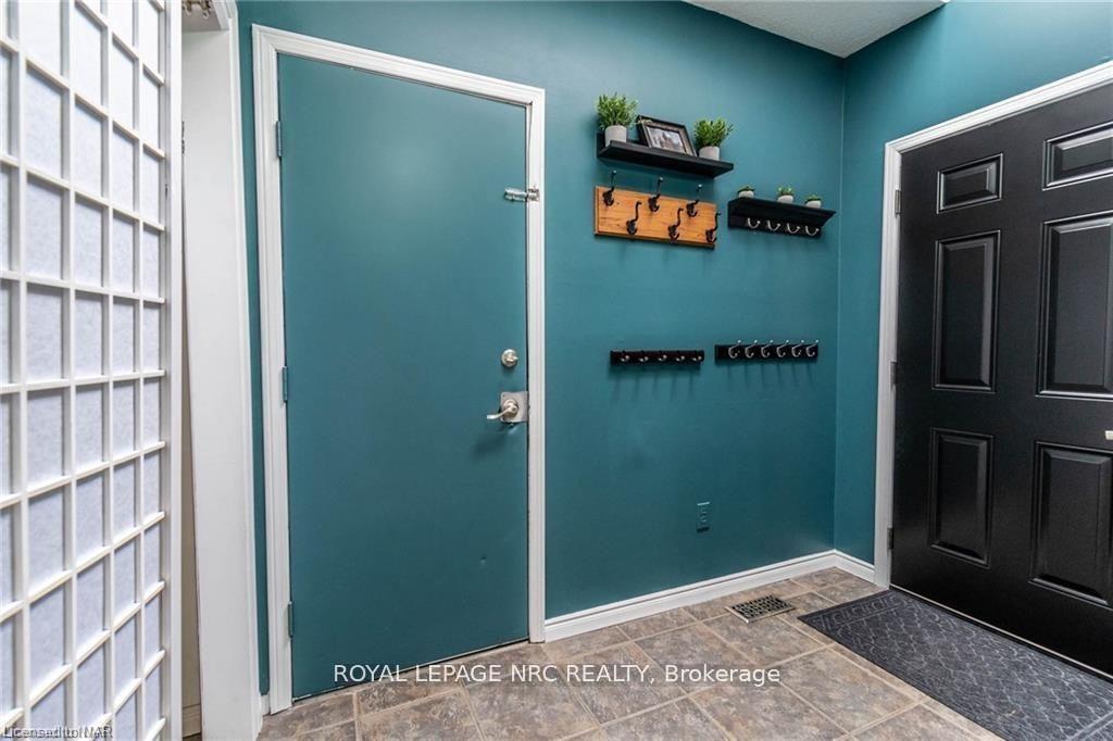 Photo 2 of 6285 Delta Drive, Niagara Falls, West Wood — HOMEH
