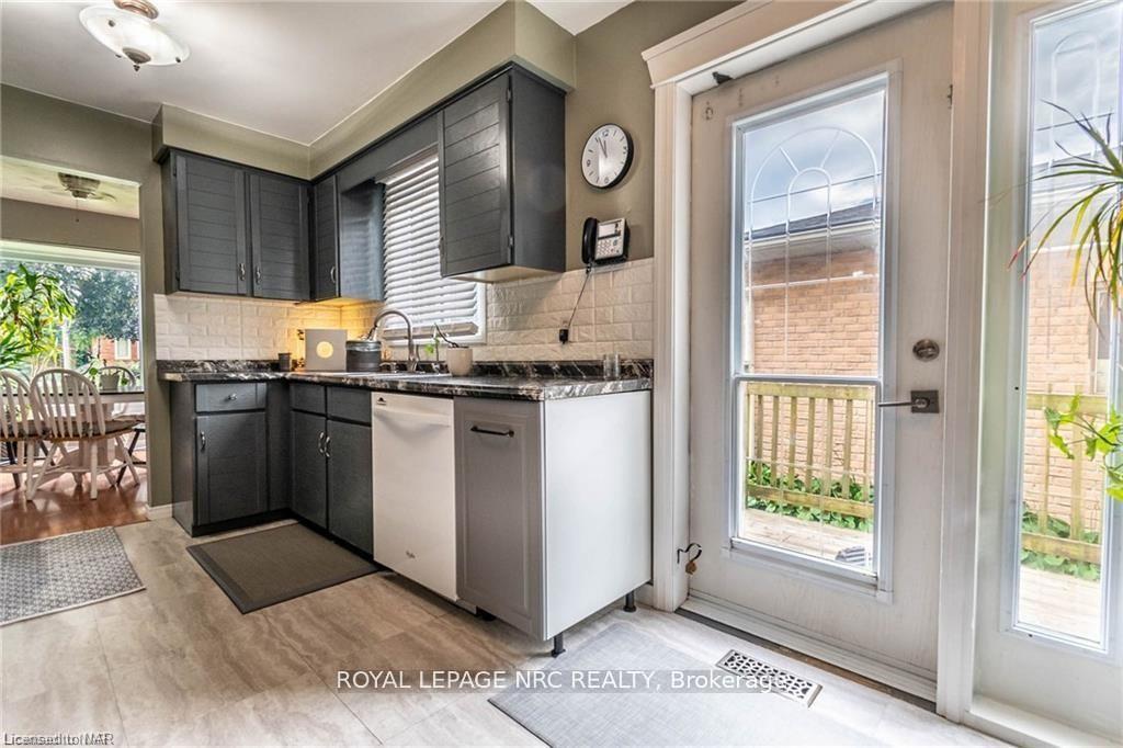 Photo 5 of 6285 Delta Drive, Niagara Falls, West Wood — HOMEH