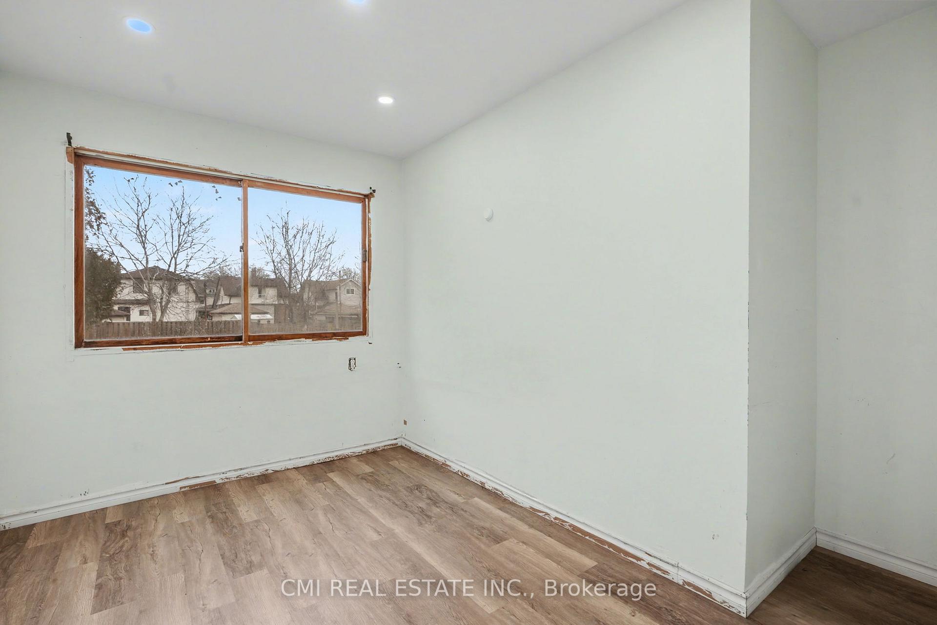 Photo 5 of 4824 Fourth Avenue, Niagara Falls, Cherrywood — HOMEH