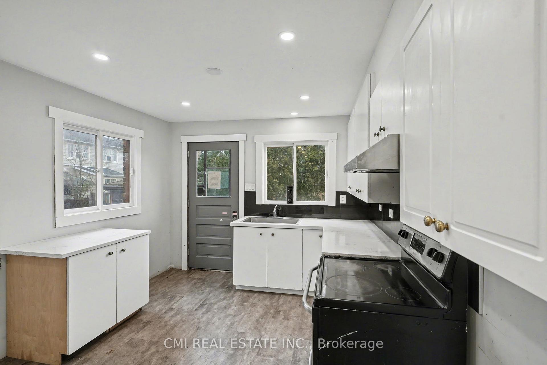 Photo 9 of 4824 Fourth Avenue, Niagara Falls, Cherrywood — HOMEH