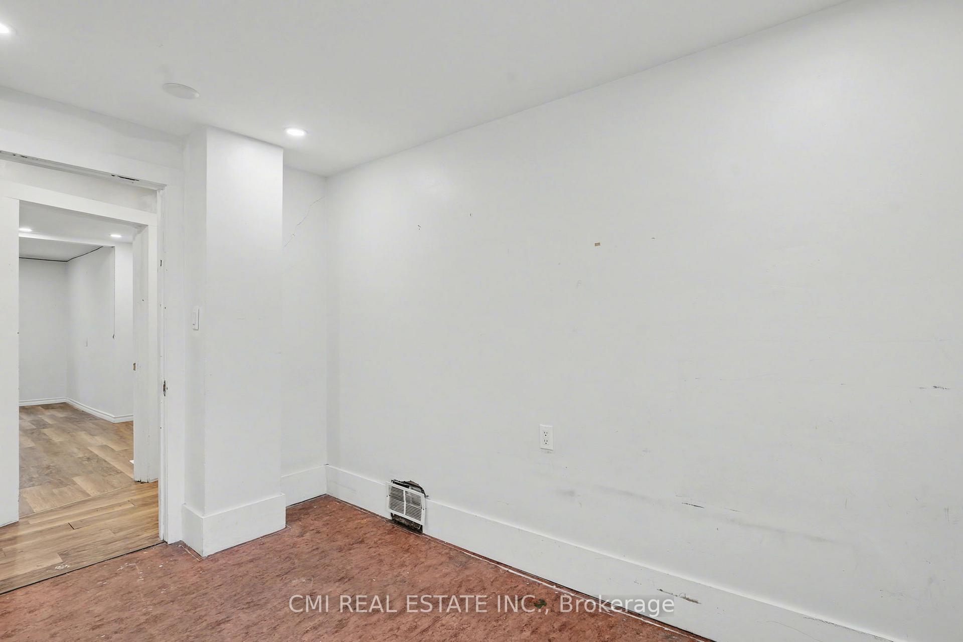 Photo 17 of 4824 Fourth Avenue, Niagara Falls, Cherrywood — HOMEH