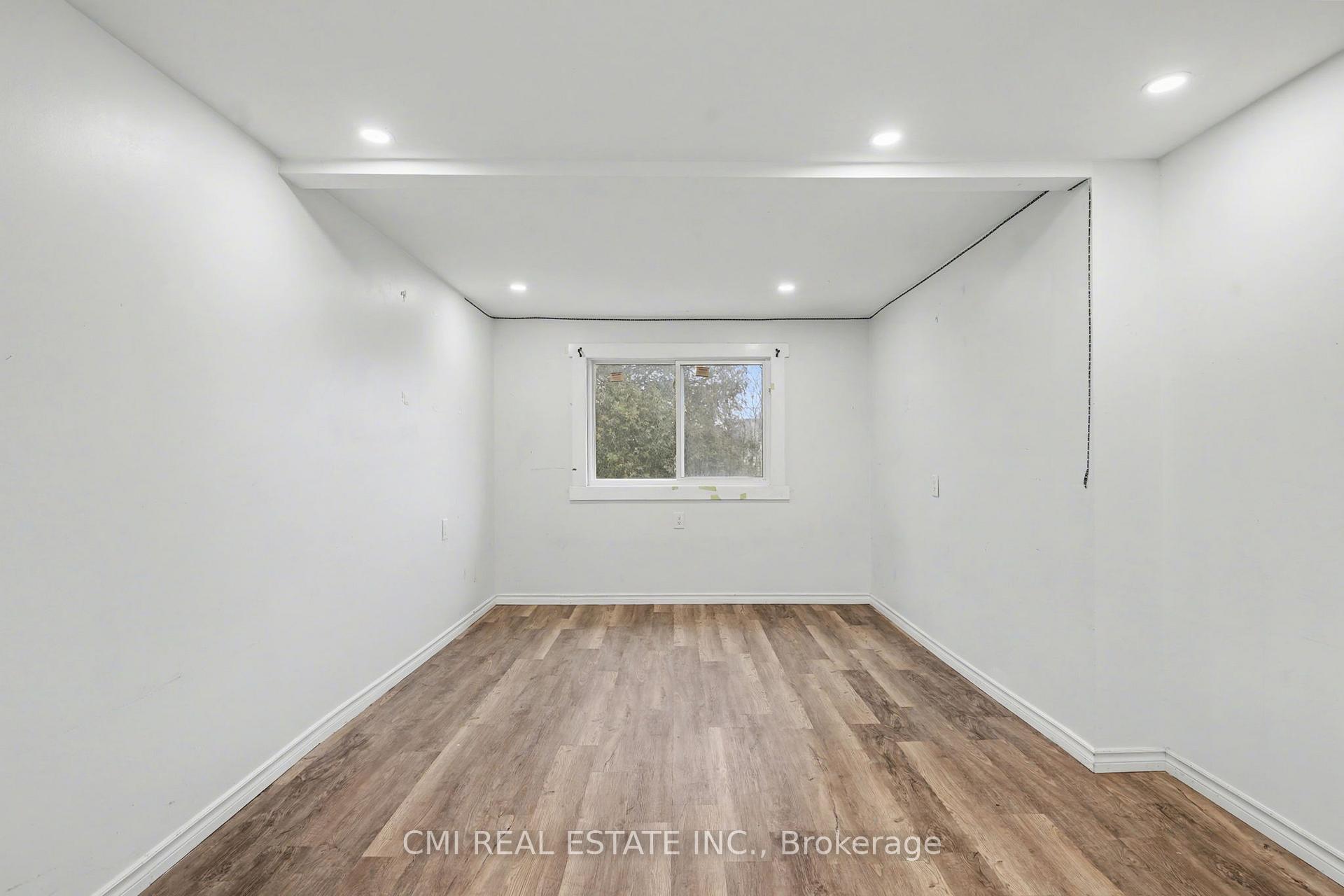 Photo 19 of 4824 Fourth Avenue, Niagara Falls, Cherrywood — HOMEH