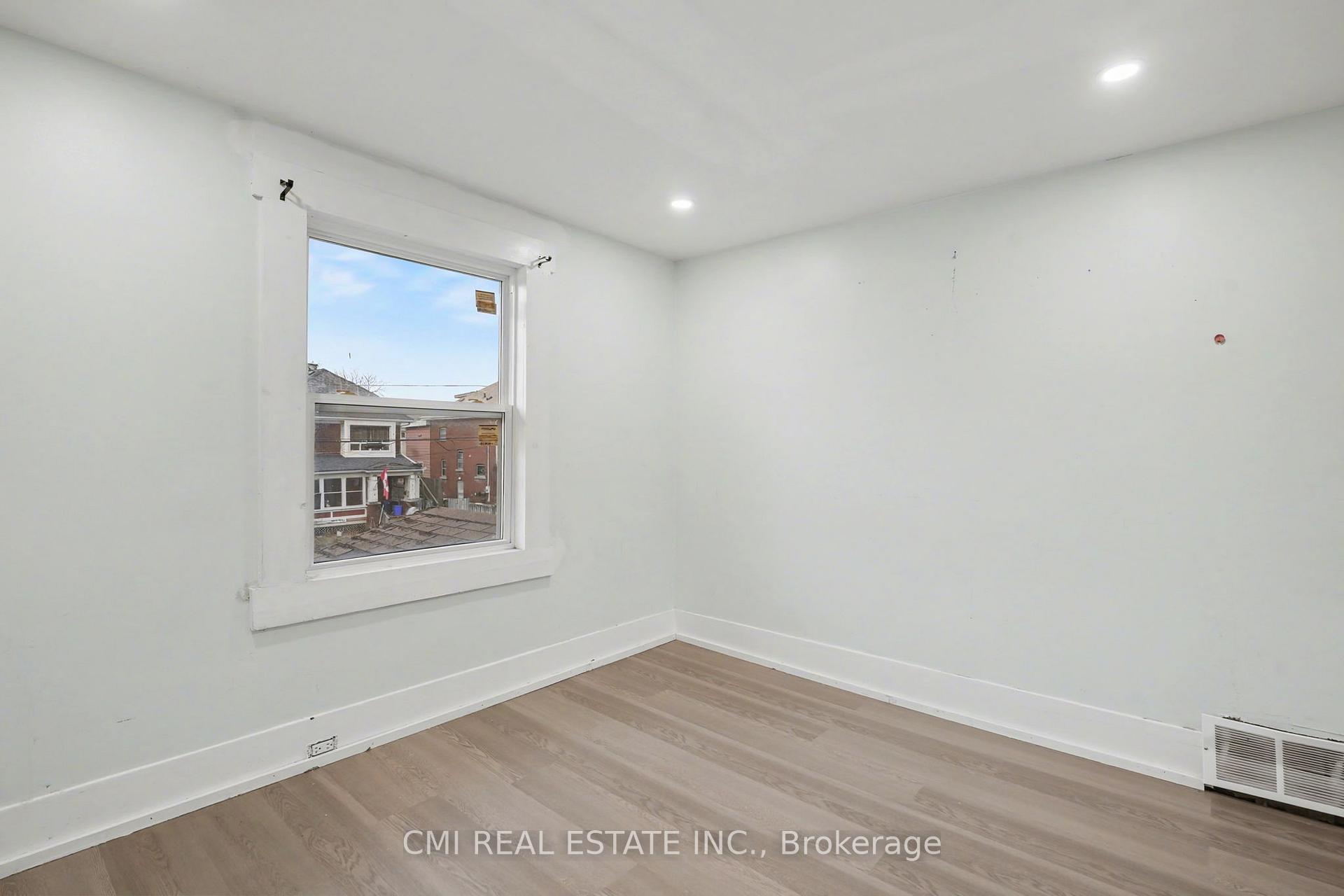 Photo 24 of 4824 Fourth Avenue, Niagara Falls, Cherrywood — HOMEH