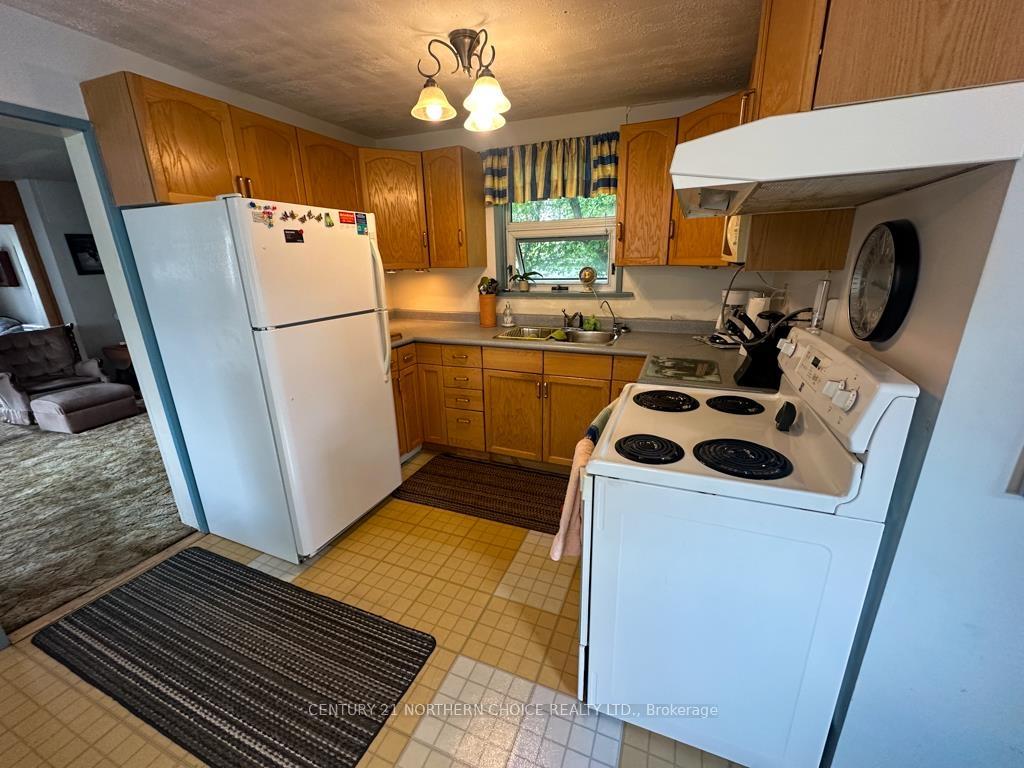 Photo 2 of 115 Eighth Avenue S, Kenora, Central — HOMEH