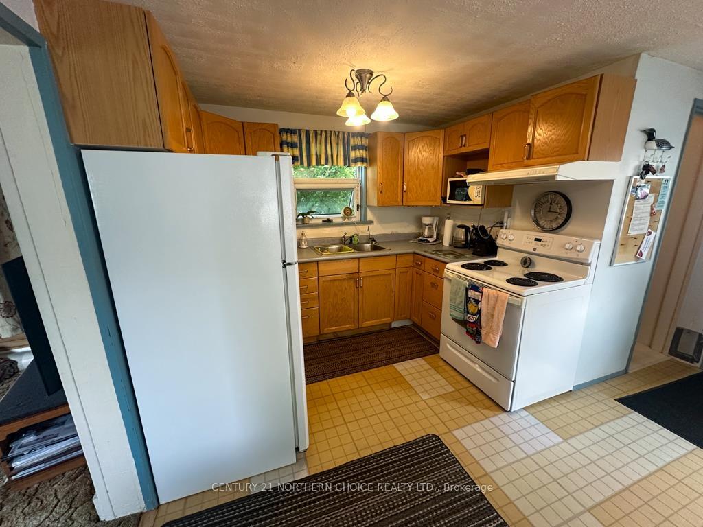 Photo 10 of 115 Eighth Avenue S, Kenora, Central — HOMEH