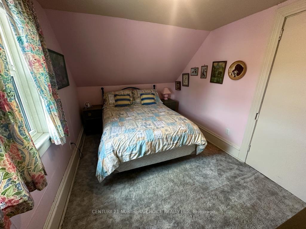 Photo 17 of 115 Eighth Avenue S, Kenora, Central — HOMEH