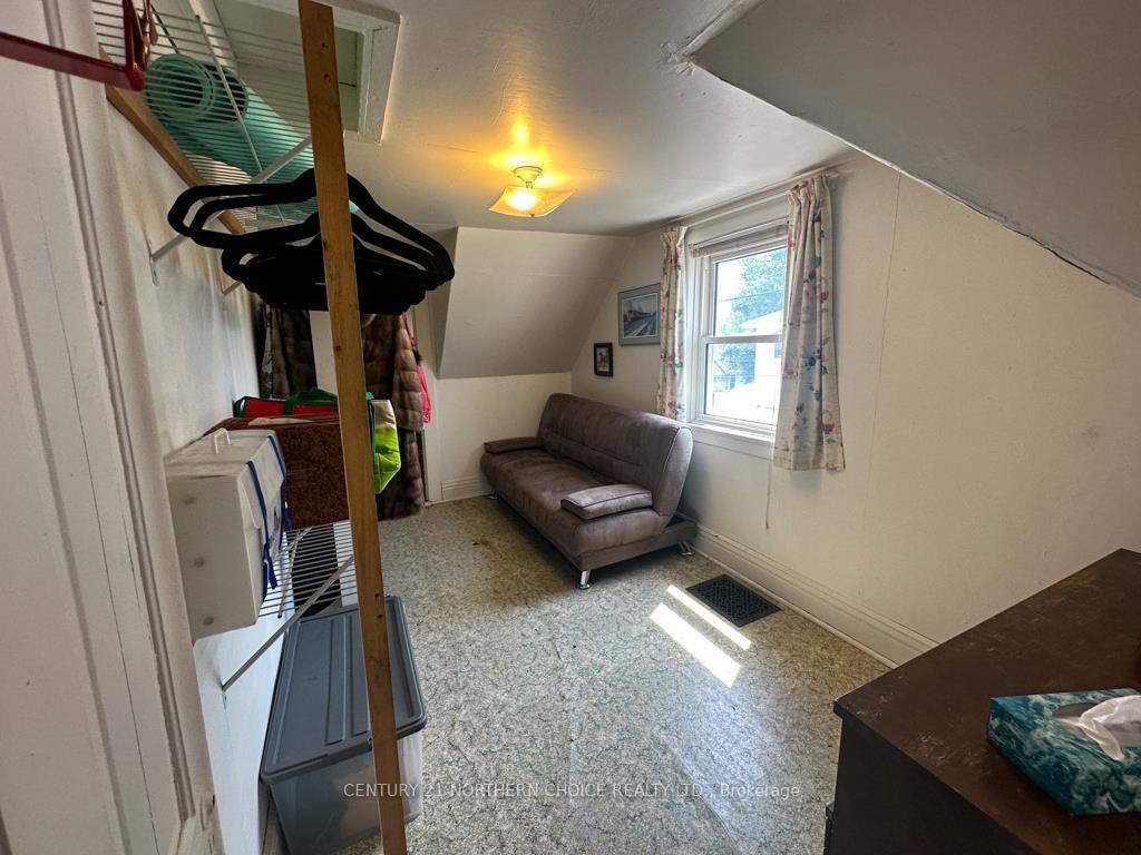 Photo 18 of 115 Eighth Avenue S, Kenora, Central — HOMEH