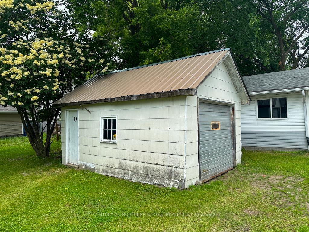 Photo 25 of 115 Eighth Avenue S, Kenora, Central — HOMEH