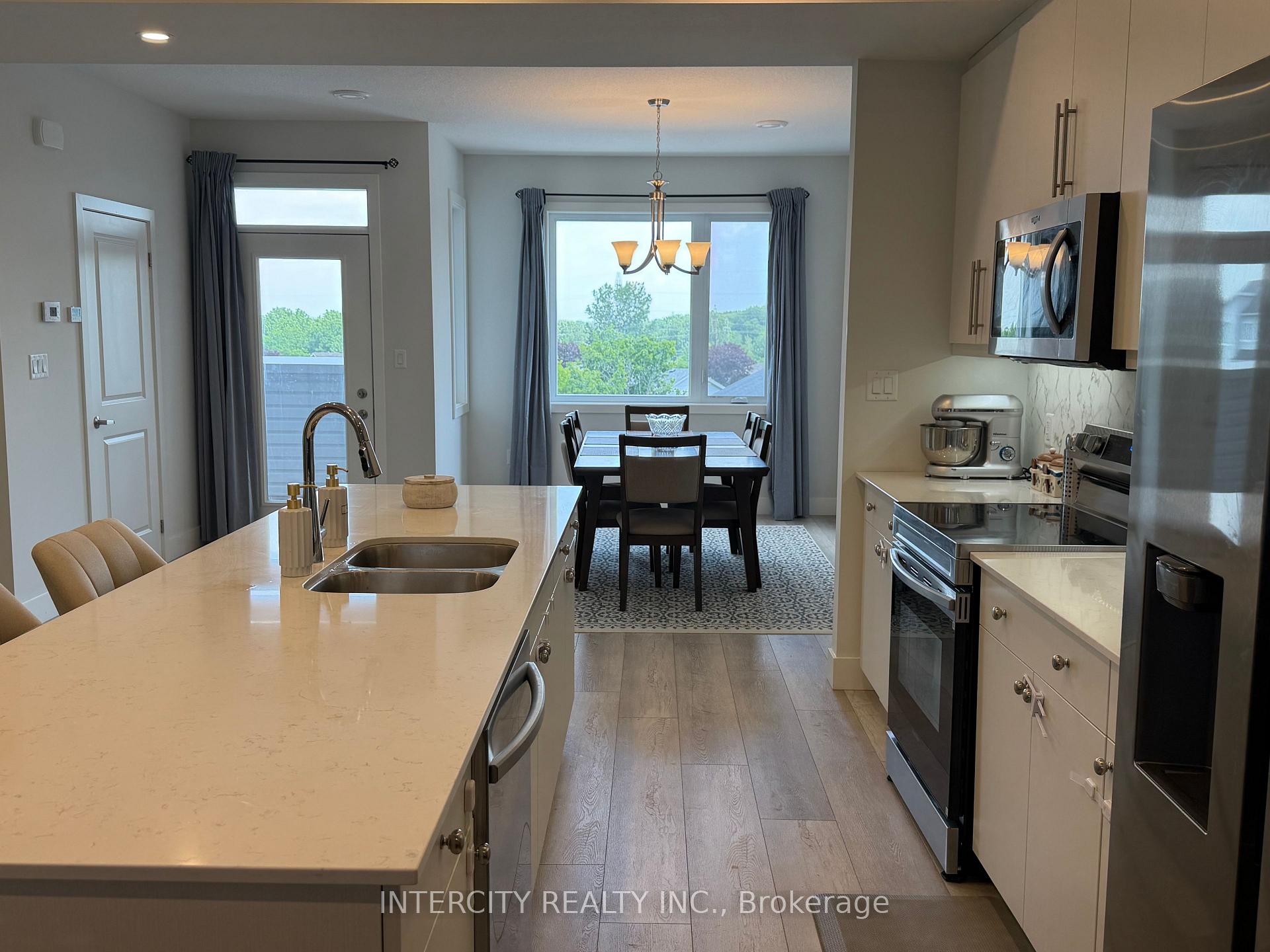 Photo 3 of Unit 56, 925 Deveron Crescent, London, South J — HOMEH