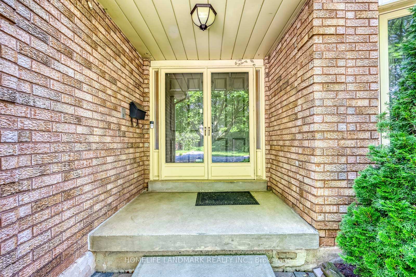Photo 2 of 1237 Beechgrove Crescent, Oakville, Glen Abbey — HOMEH