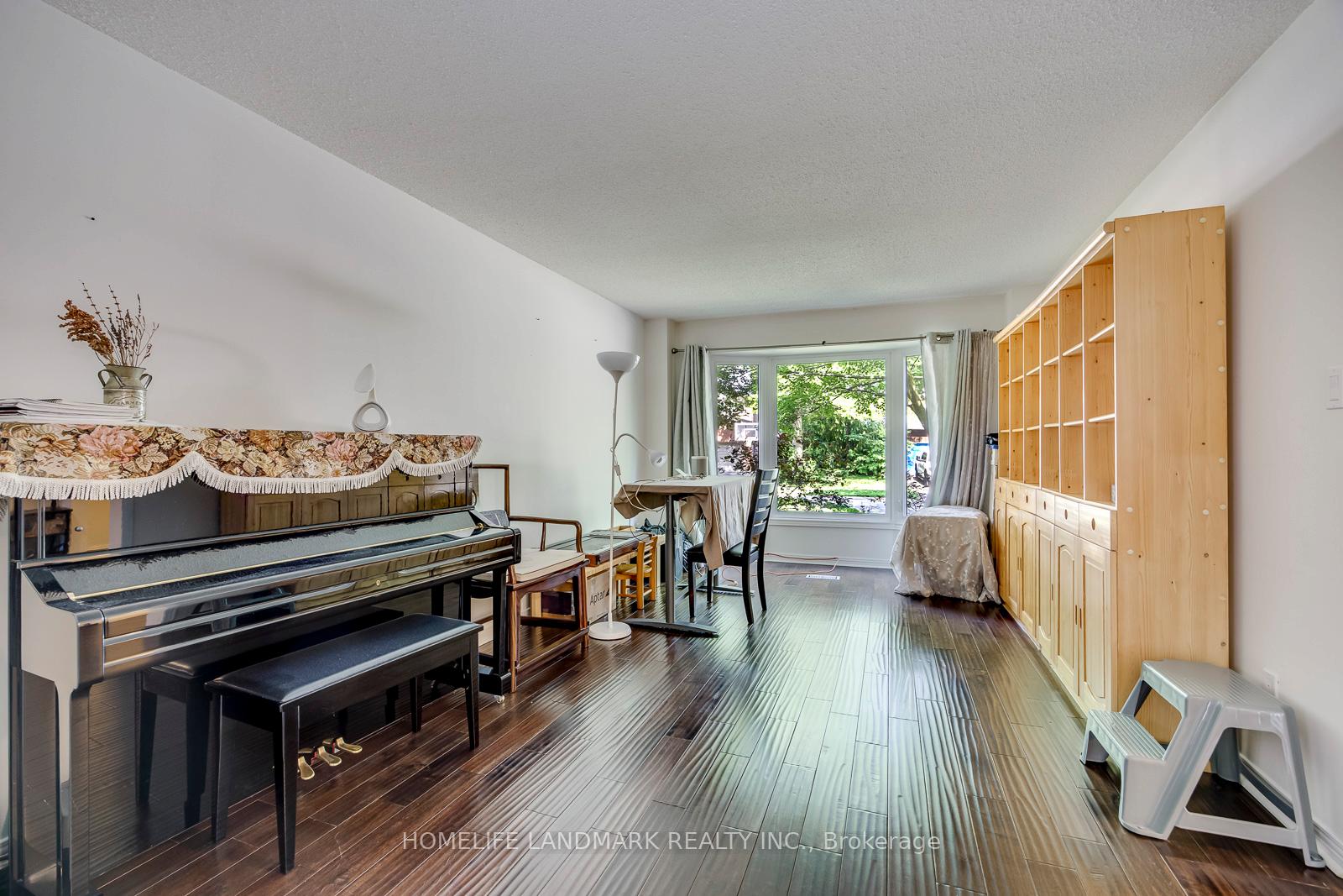 Photo 4 of 1237 Beechgrove Crescent, Oakville, Glen Abbey — HOMEH