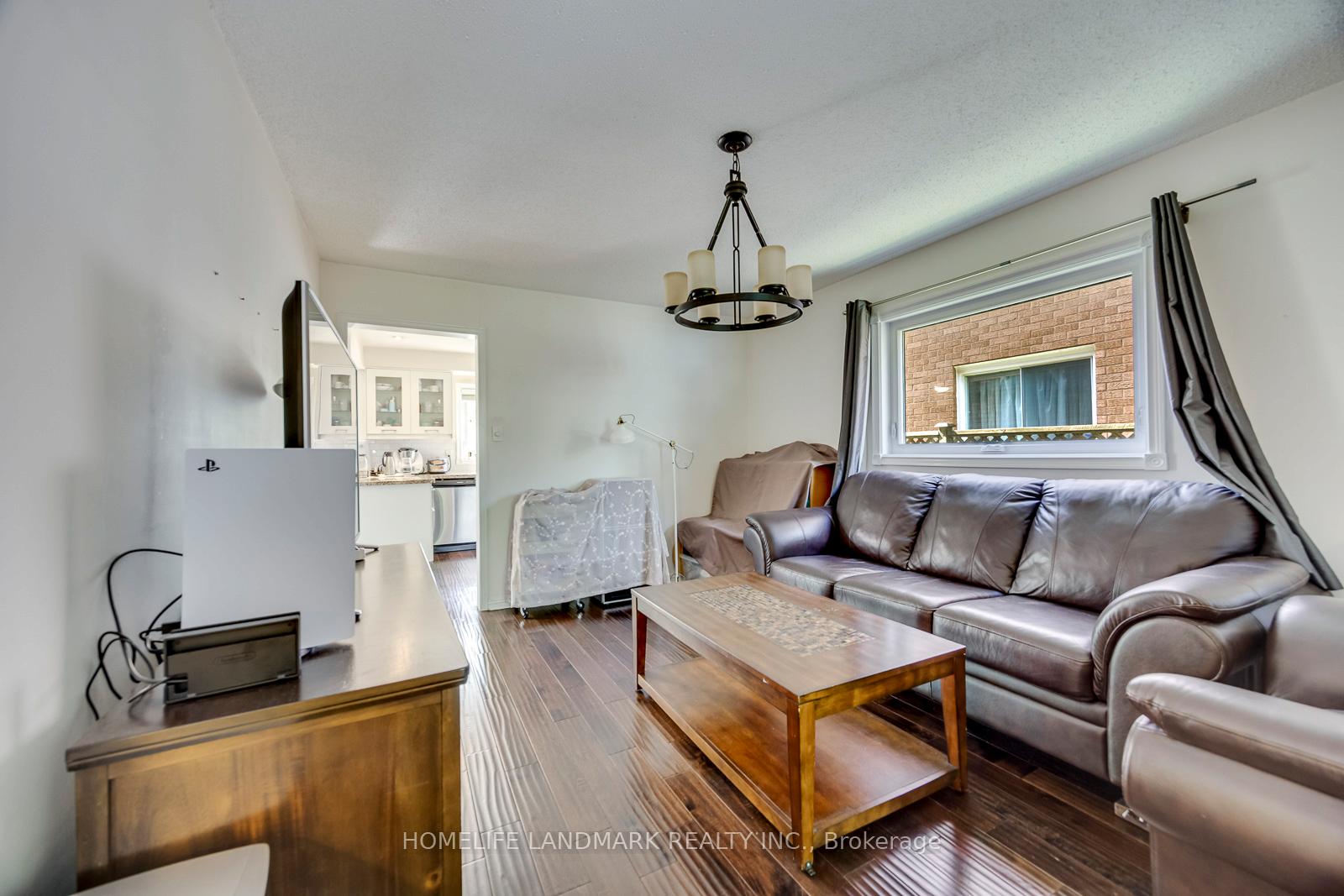 Photo 6 of 1237 Beechgrove Crescent, Oakville, Glen Abbey — HOMEH