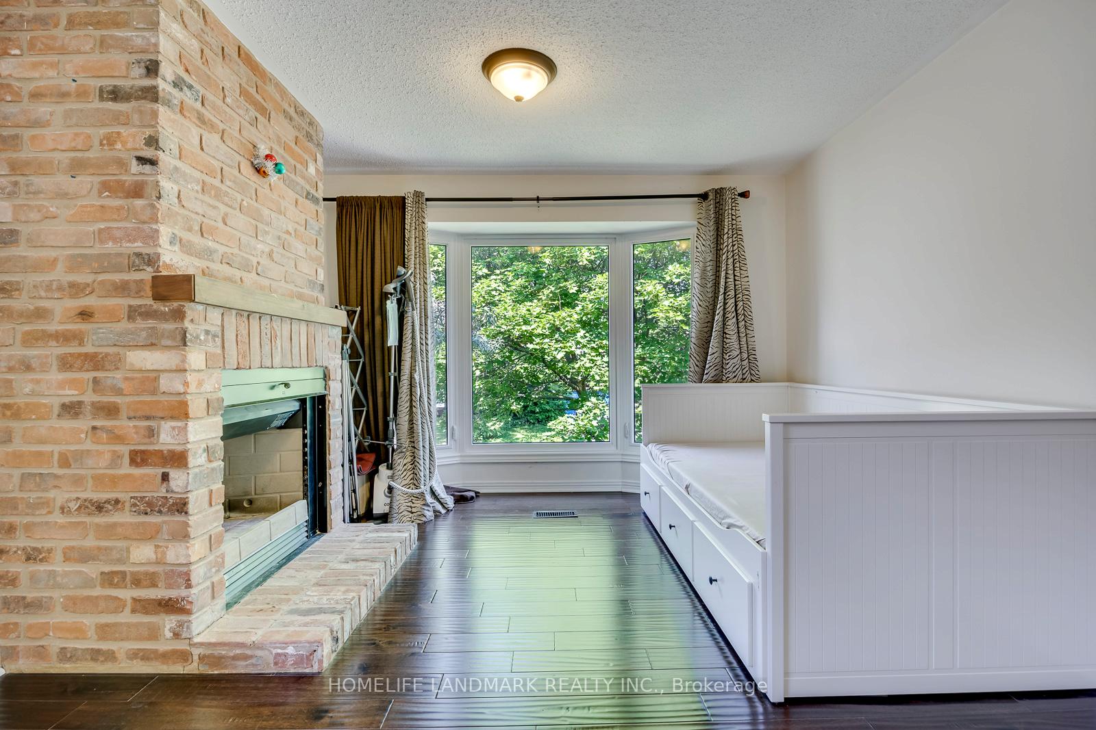 Photo 23 of 1237 Beechgrove Crescent, Oakville, Glen Abbey — HOMEH