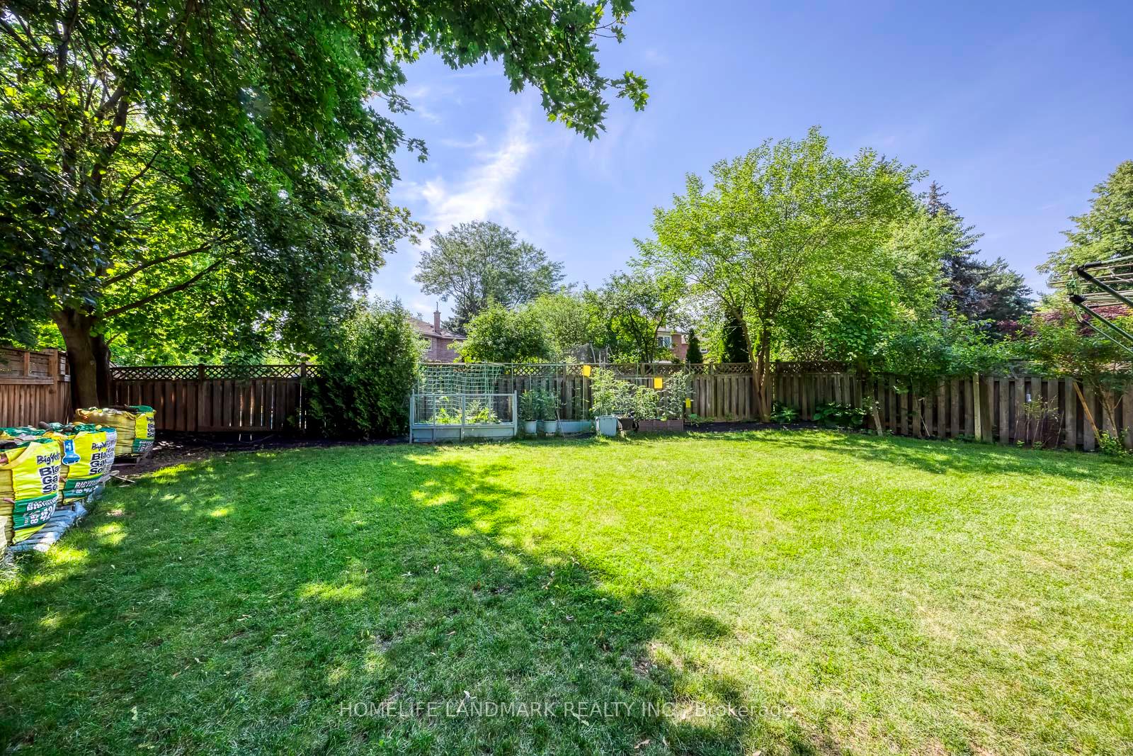 Photo 37 of 1237 Beechgrove Crescent, Oakville, Glen Abbey — HOMEH