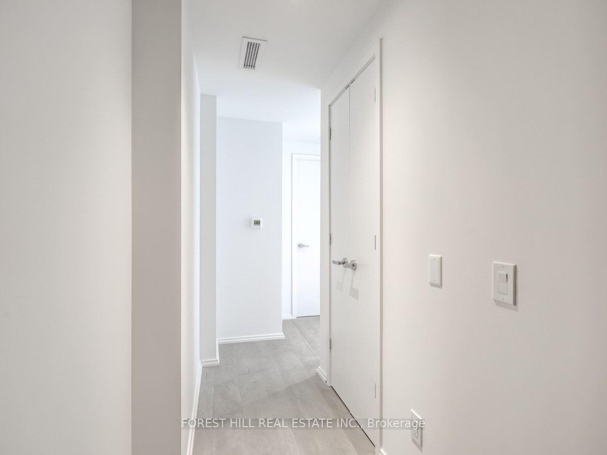 Photo 4 of Unit 2114, 5 Soudan Avenue, Toronto, Mount Pleasant West — HOMEH