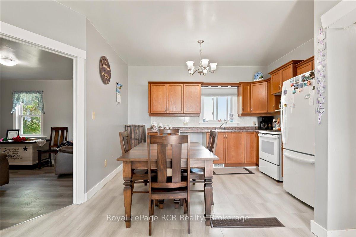 Photo 12 of 7458 Side Road 3 E, Wellington North, Rural Wellington North — HOMEH