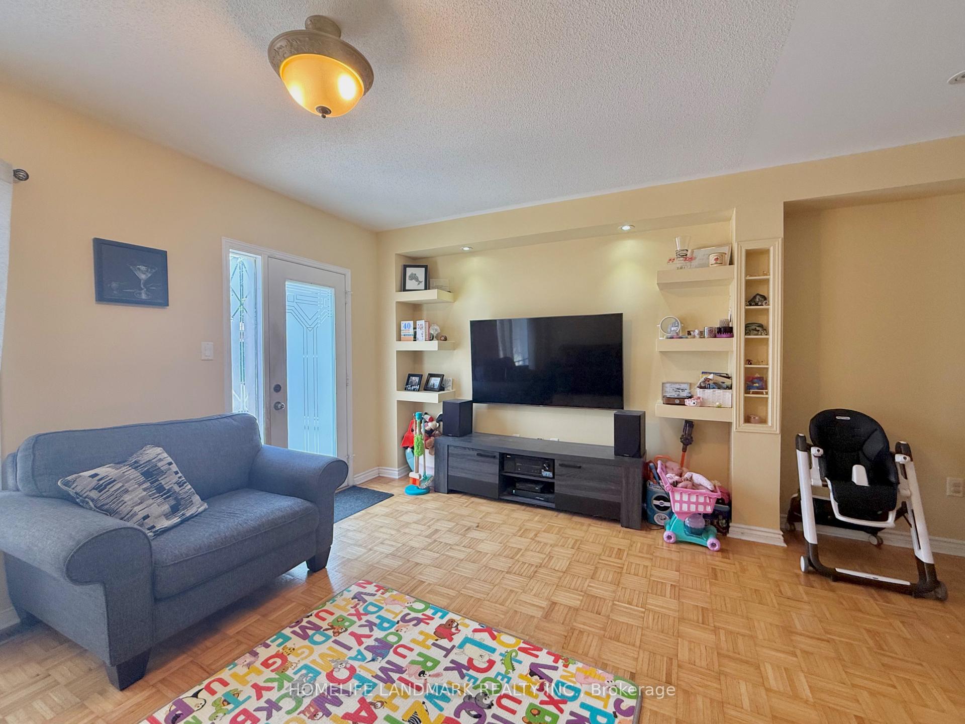 Photo 3 of 45 Carrillo Street, Vaughan, Vellore Village — HOMEH