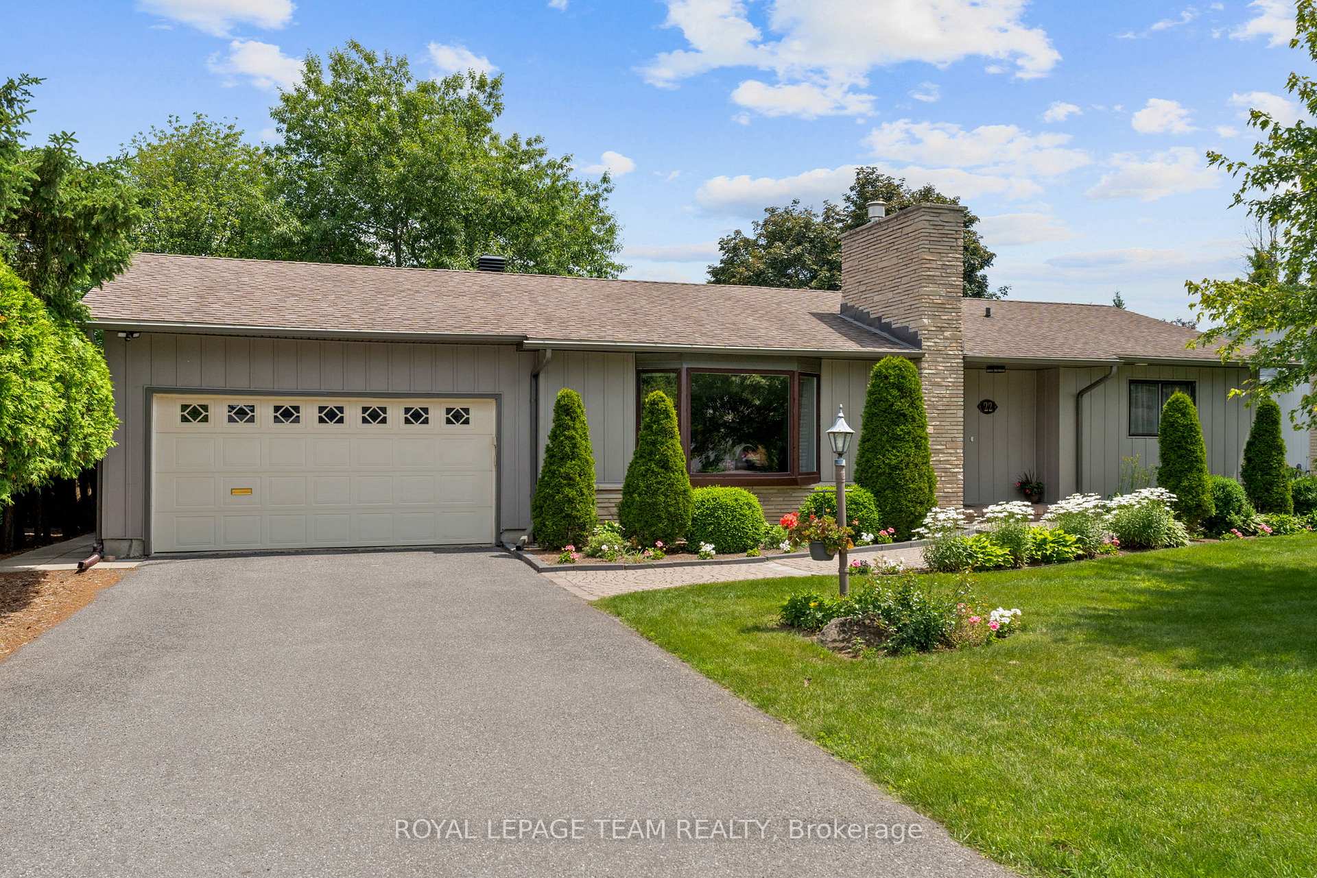 Photo 3 of 22 Barrhaven Crescent, Ottawa, Barrhaven - Pheasant Run — HOMEH