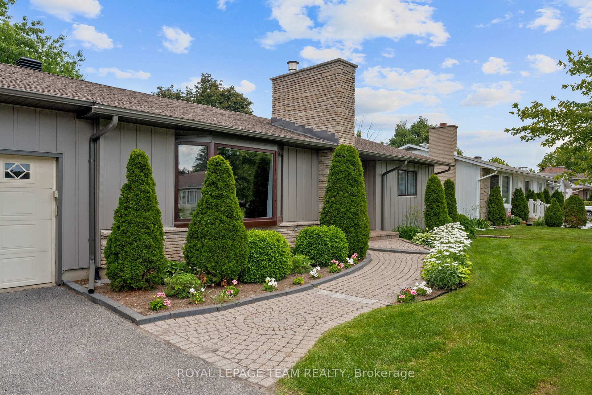 Photo 5 of 22 Barrhaven Crescent, Ottawa, Barrhaven - Pheasant Run — HOMEH