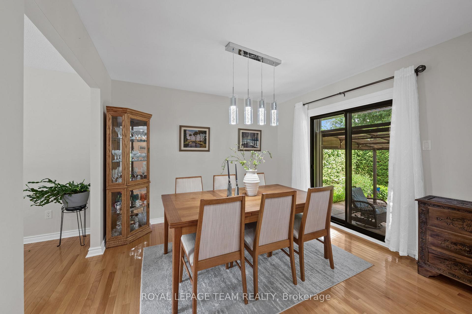 Photo 13 of 22 Barrhaven Crescent, Ottawa, Barrhaven - Pheasant Run — HOMEH