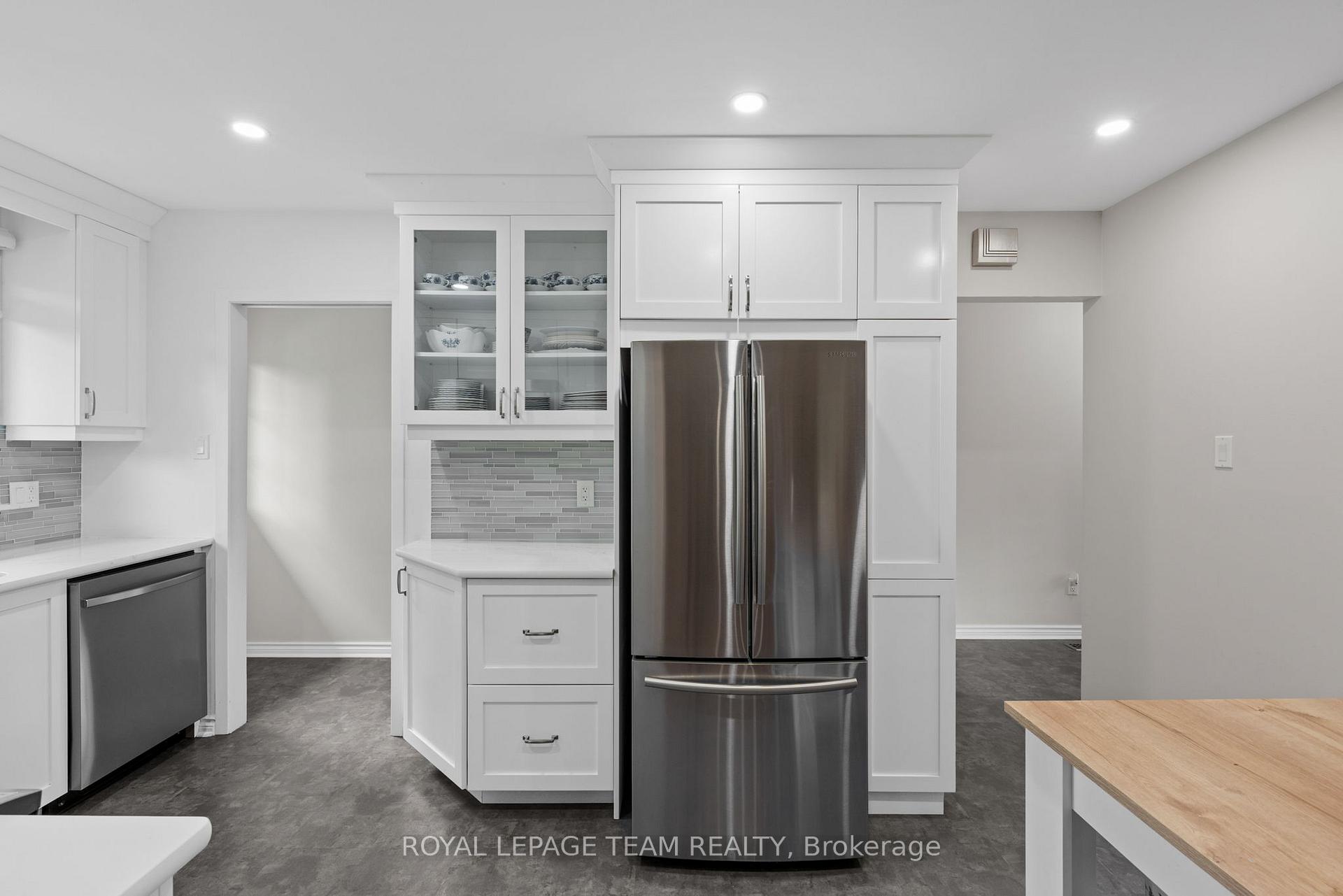 Photo 21 of 22 Barrhaven Crescent, Ottawa, Barrhaven - Pheasant Run — HOMEH