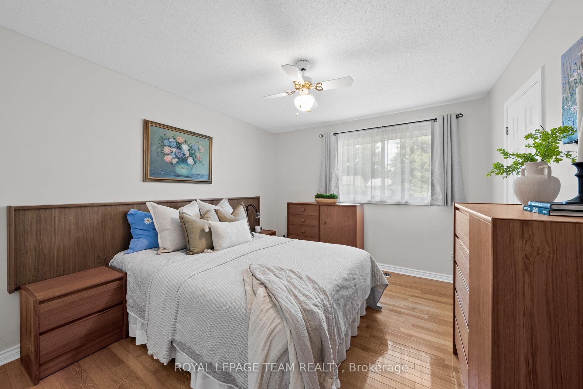 Photo 23 of 22 Barrhaven Crescent, Ottawa, Barrhaven - Pheasant Run — HOMEH