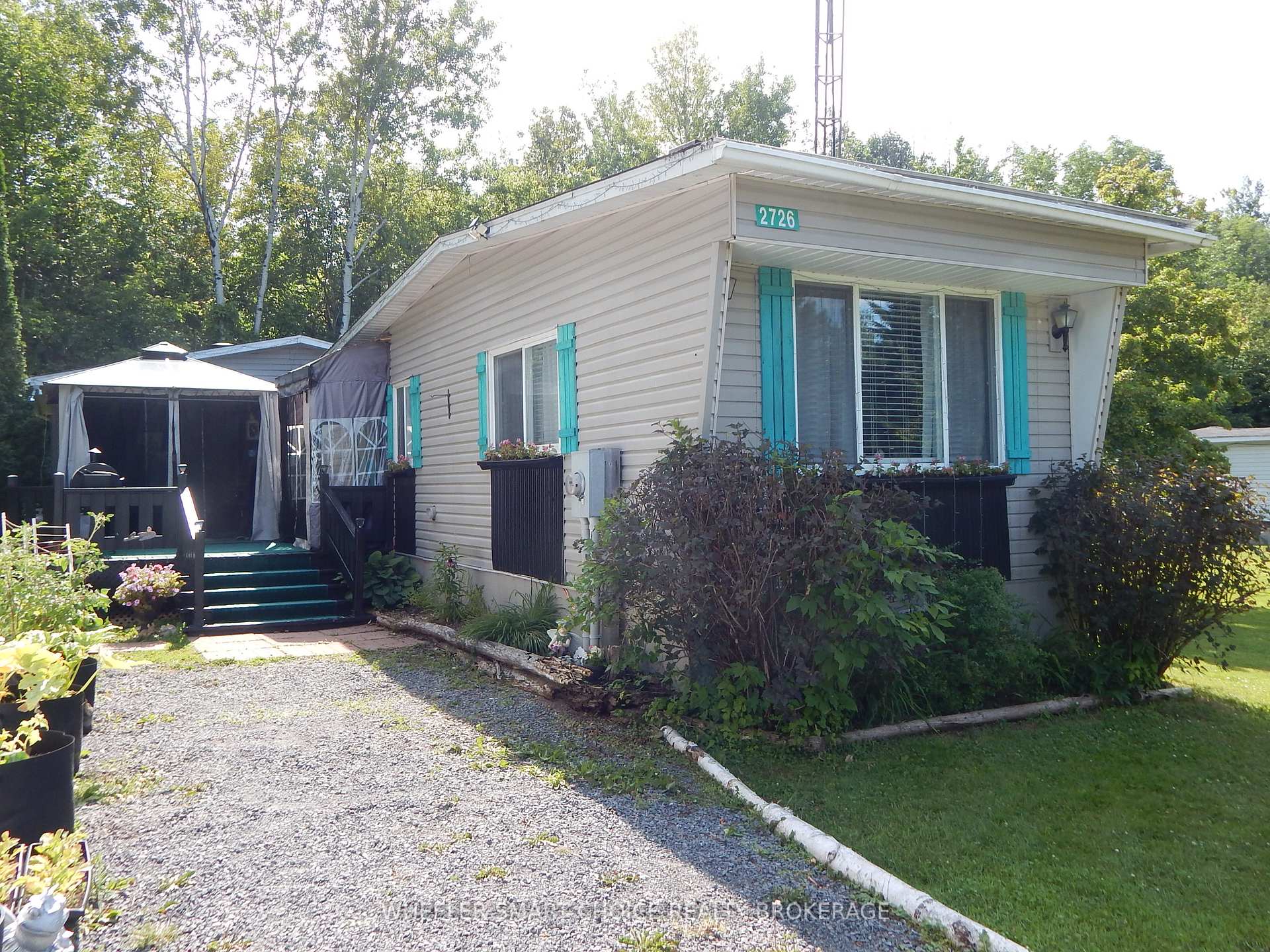 Front of 2726 Grysewood Lane W