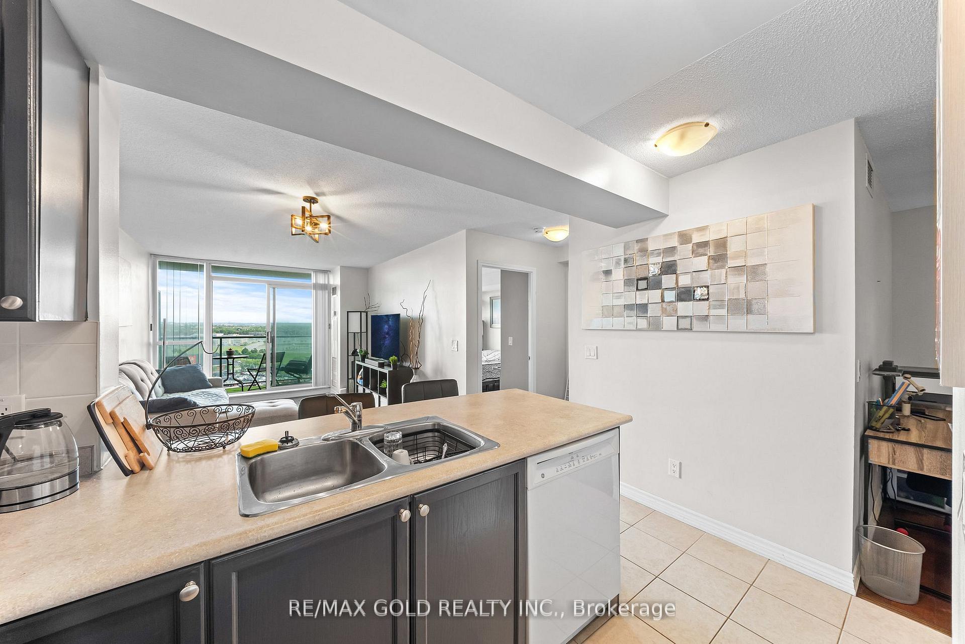 Photo 10 of Unit 1502, 4889 Kimbermount Avenue, Mississauga, Central Erin Mills — HOMEH