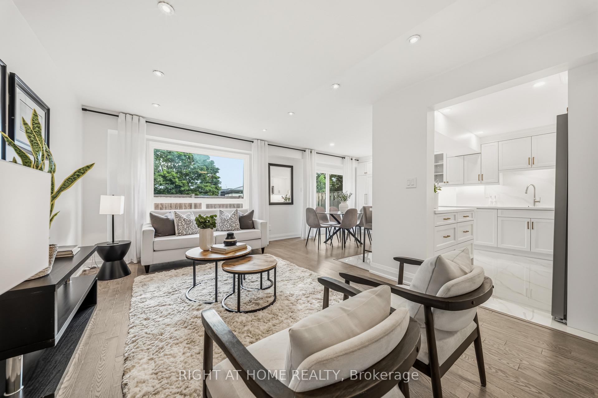 Photo 2 of Unit 19, 3079 Fifth Line W, Mississauga, Erin Mills — HOMEH