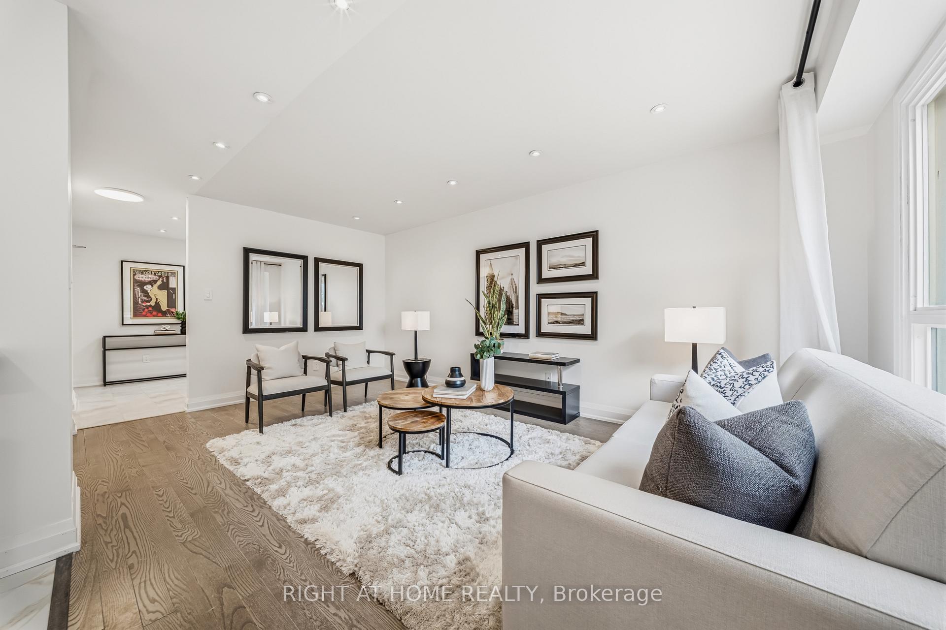 Photo 4 of Unit 19, 3079 Fifth Line W, Mississauga, Erin Mills — HOMEH