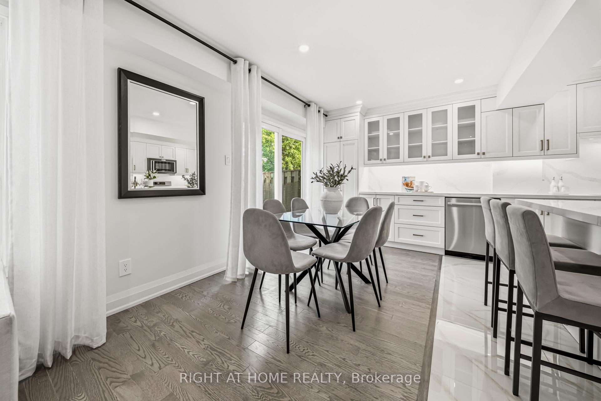 Photo 6 of Unit 19, 3079 Fifth Line W, Mississauga, Erin Mills — HOMEH