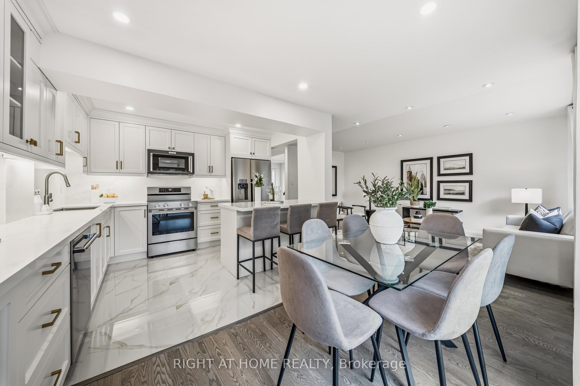 Photo 9 of Unit 19, 3079 Fifth Line W, Mississauga, Erin Mills — HOMEH