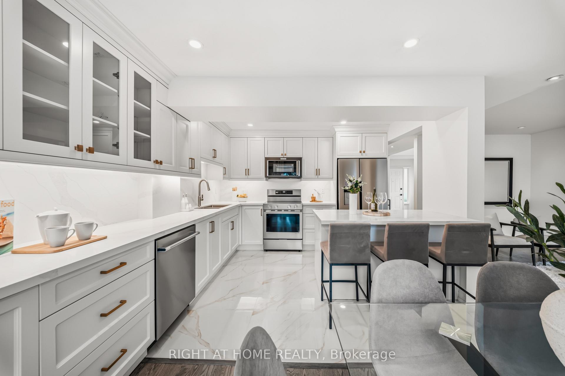 Photo 11 of Unit 19, 3079 Fifth Line W, Mississauga, Erin Mills — HOMEH